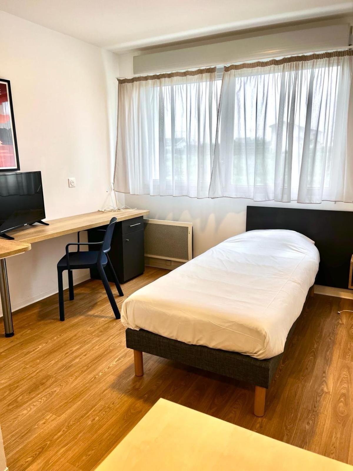 Residence Hoteliere Le Prado Libourne Esterno foto